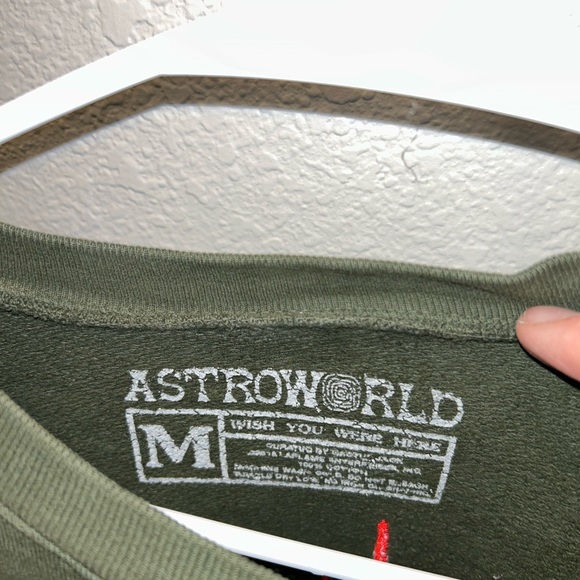 TRAVIS SCOTT ASTROWORLD TOUR Skipping Bear Crewneck - Picture 3 of 3